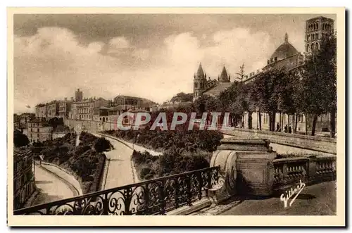 Angouleme Cartes postales Le rempart Desaix et la cathedrale