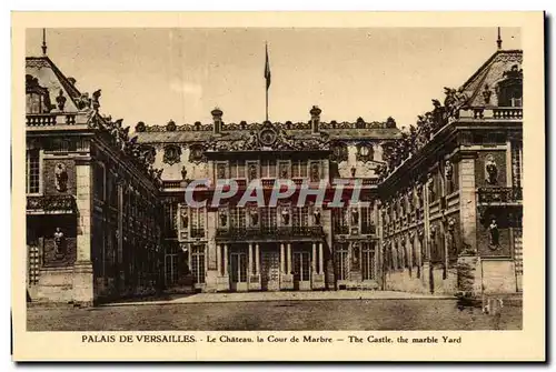 Versailles - Le Chateau - La Cour de Marbre Ansichtskarte AK