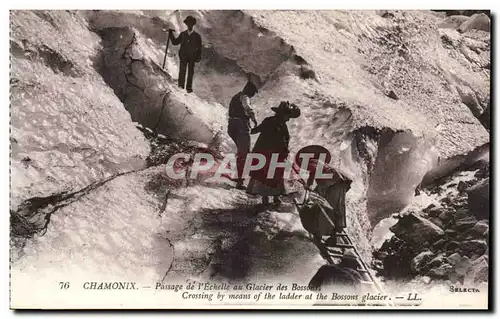 Chamonix Ansichtskarte AK Passage de l&#39echelle du glacier des Bossons ( alpinisme )