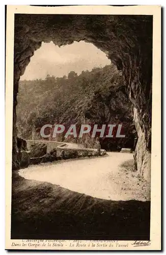 Auvergne - Dans les Gorges de la Sioule La Route a la Sortie de Tunnel Ansichtskarte AK