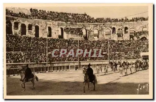 Nimes - Les Arenes un jour de Corrida -Le Paseo - Ansichtskarte AK