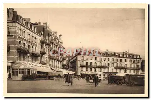 Trouville - La Reine des Plages - Place du Casino Cartes postales