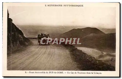 Route Aotomobile de Puy de Dome - Un Car de Tourisme dans le Grimpee - L&#39Auvergne Pittoresque - C