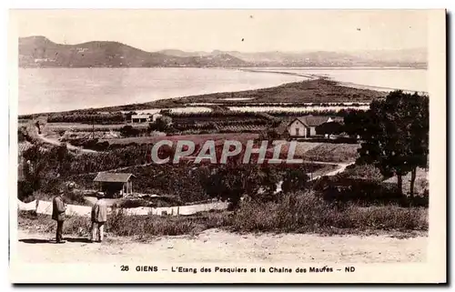 Giens - L&#39Etang des Pesquiers et la Chaine des Maufes - Cartes postales