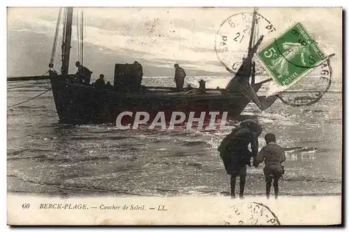 Berck Plage - Coucher de Soleil - enfant - bateau - Cartes postales