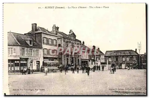 Albert - La Place d'Armes - Cartes postales