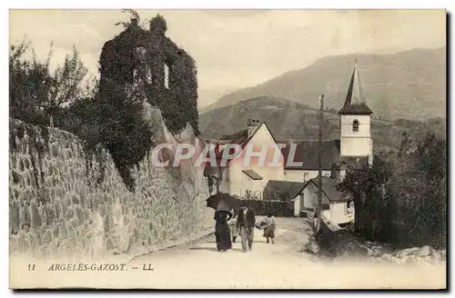 Argeles Gazost - Femme avec parapluie Cartes postales