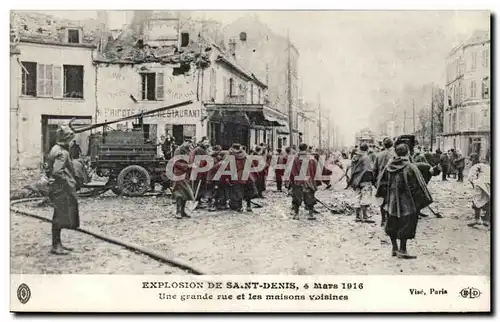 Cartes postales Explosion de Saint Denis 4 mars 1916 Une grande rue et les maisons voisines (pompiers gendarme p