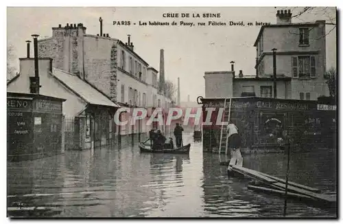 Paris 16 - Les Inondations de Paris 1910 - Les habitants de Passy - Rue Felicien David - Cartes postales