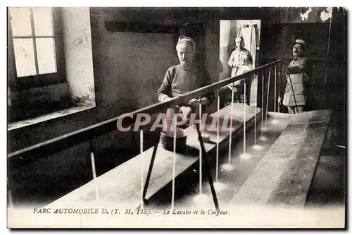 Cartes postales Militaria Parc automobile le lavabo et le coiffeur