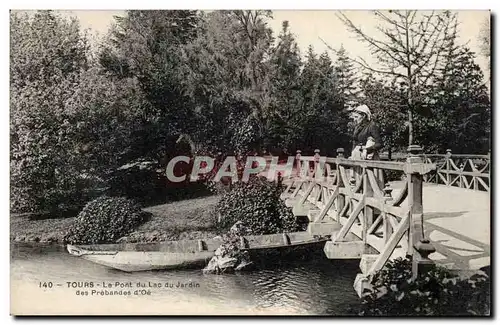 Ansichtskarte AK Tours Le pont du lac du jardin des Prebandes d&#39Oe (folklore femme coiffe)