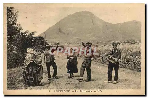 Auvergne - Types de Auvergne - La Bouree - danse - musique - instrument Ansichtskarte AK