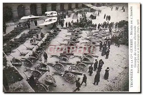 Trophess de la Guerre - Musee de l&#39Armees - Groupe de canons Allemands - Cartes postales