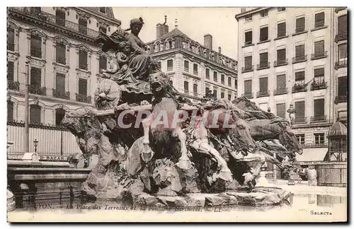 Lyon - La Place des Terreaux et la Fontaine Bartholdi - Ansichtskarte AK