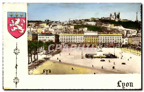 Lyon - La Place Bellecour et Fourviere - Cartes postales