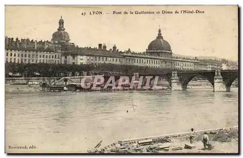 Lyon - Pont de la Guillotiere et le Dome de L&#39Hotel Dieu Cartes postales