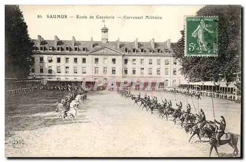 Saumur Ansichtskarte AK Ecole de cavalerie Carrousel militaire (cavalier cheval hippisme)