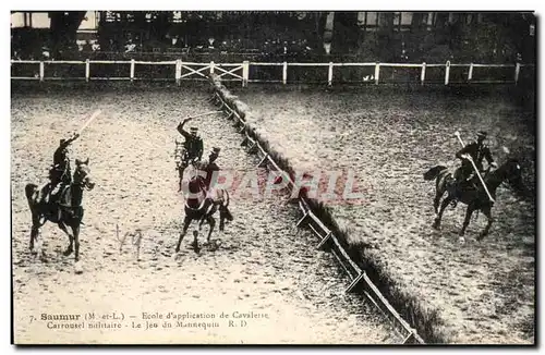 Saumur Ansichtskarte AK Ecole d&#39application de cavalerie Carrousel militaire Le jeu du mannequin (cheval hippi