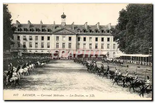 Saumur Ansichtskarte AK CArrousel militaire Les Doubler (cheval hippisme)