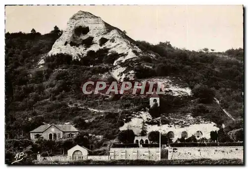 Cartes postales moderne Haute Isle Le grand colombier et l'eglise souterraine