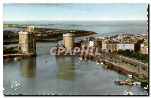 La Rochelle Ansichtskarte AK Le port au fond les deux tours