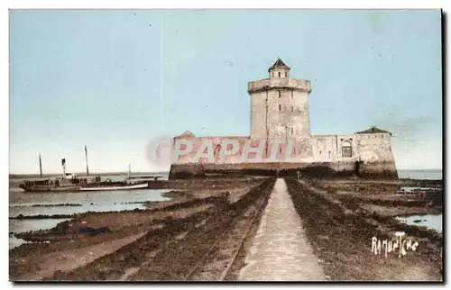 Fort Louvois Cartes postales A maree basse l&#39embarquement des passagers pour l&#39ile d&#39oleron se fait au