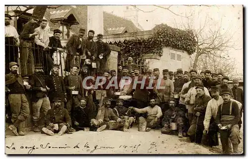 Cartes postales Militaria CARTE PHOTO Regiment La soupe souvenir de guerre