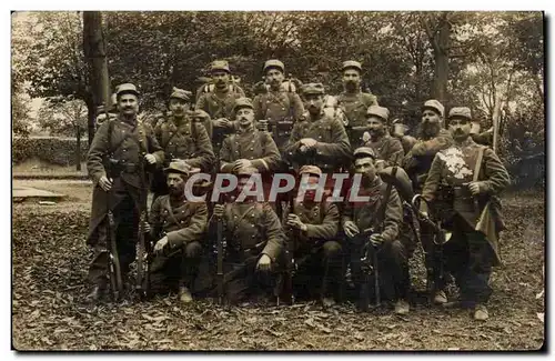 Ansichtskarte AK Militaria CARTE PHOTO Regiment Soldats