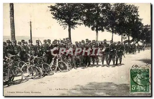 Cartes postales Militaria La bataillon cycliste La halte apres le combat (velo cycle cycling)