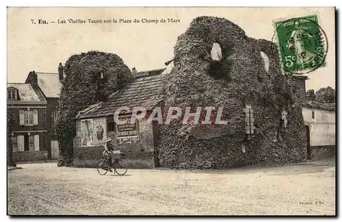 Eu - Les Vieilles Tours sur la Place du Champs de Mars - velo - cyclisme Cartes postales