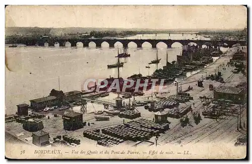 Bordeaux Cartes postales Vue des quais et du pont de pierre Effet de nuit