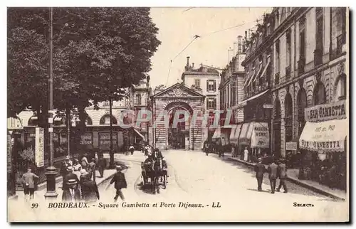 Ansichtskarte AK Bordeaux Square Gambetta et porte Dijeaux