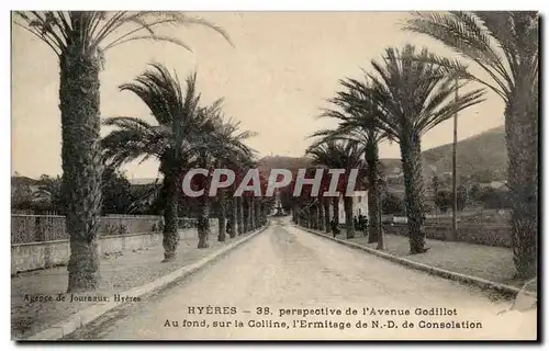 Hyeres Cartes postales Perspective sur l'avenue Godillot Au fond sur la colline l'ermitage de ND de la con