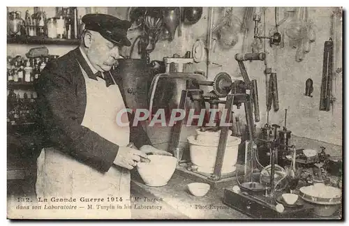 Militaria - La Grande Guerre 1914 M Turpin dans son Laboratoire - Laboratory - Cartes postales TOP