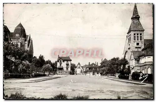 Le Touquet Paris Plage - L&#39Eglise et Hotel de Ville - Au Fond les Halles - Cartes postales