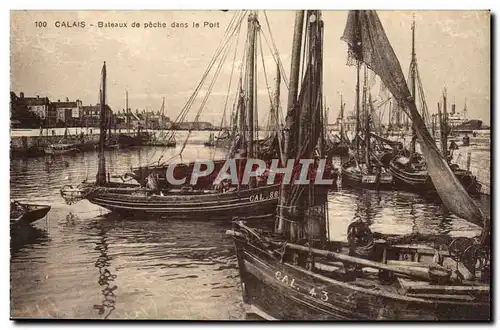 Calais - Bateaux de Peche dans le Port - Fishing Boat - Cartes postales