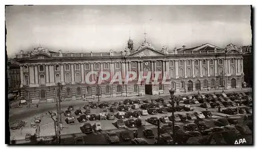 Toulouse - Place du Capitole - Hotel de Ville et Theatre Cartes postales