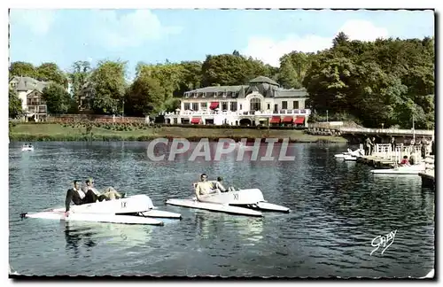 Bagnoles de l&#39orne Cartes postales moderne La casino des thermes (pedalo)