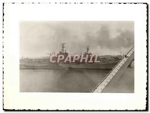 Ansichtskarte AK CARTE PHOTO Bateau de guerre Porte avions Helicopteres