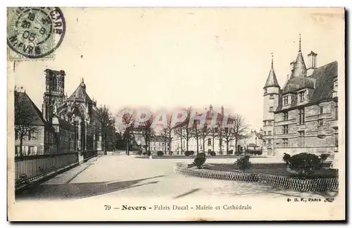 Nevers - Palais Ducal - Mairie et Cathedral - Cartes postales