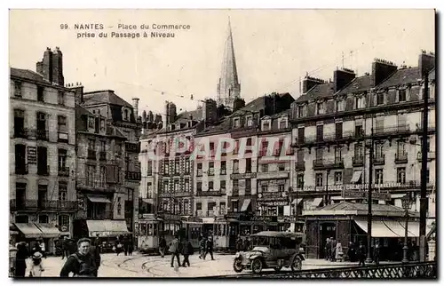 Nantes Cartes postales Place du commerce prise du passage a niveau