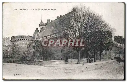 Nantes Ansichtskarte AK Le chateau pris du quai