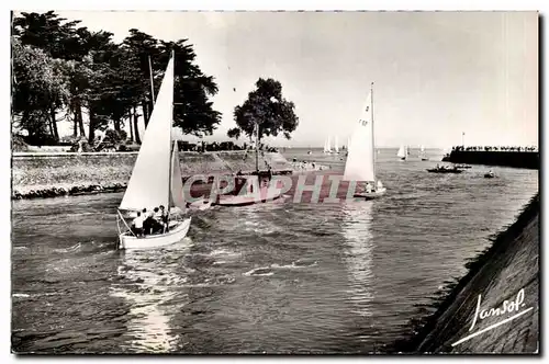 Le Pouliguen Cartes postales moderne Voiliers sortant du port