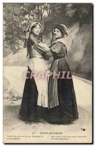 Nostre Ouvergne Cartes postales Jeunes femmes (folklore costume)