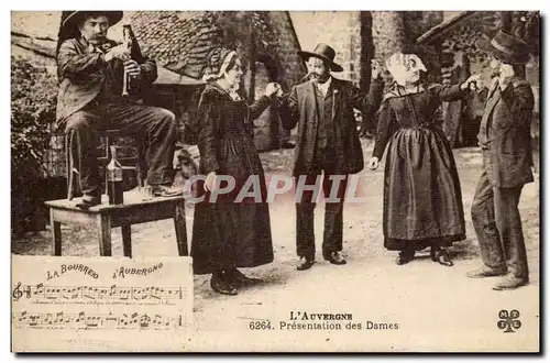 Auvergne Cartes postales La bourree Presentation des dames (folklore costume danse)