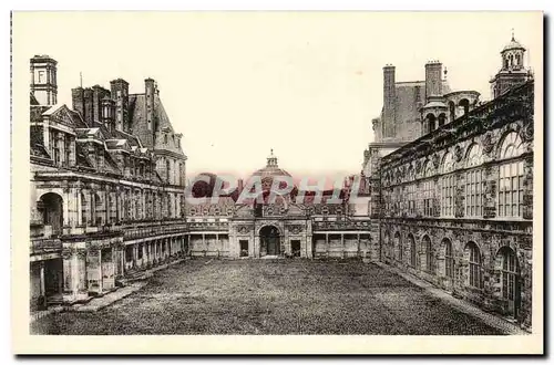 Fontainebleau - Le Chateau - La Cour Ovale - Ansichtskarte AK