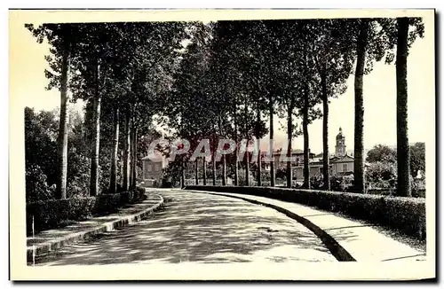 St Amour - Avenue de la Gare - Cartes postales