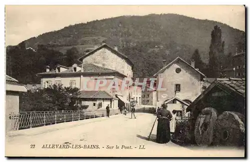 Allevard les Bains Cartes postales Sur le pont