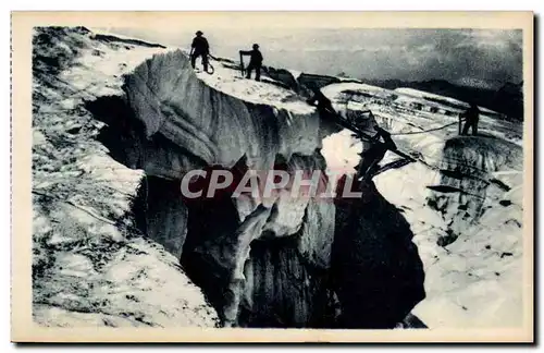 Chamonix Ansichtskarte AK Traversee d&#39une crevasse au Mont Blanc