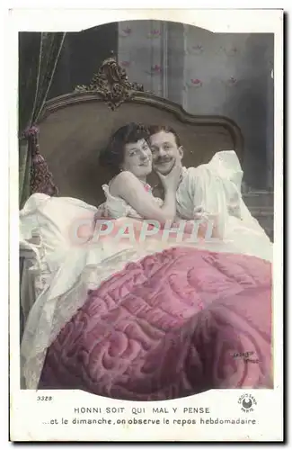 Fantaisie - Couple - Happy Couple Snuggled in Bed - Ansichtskarte AK